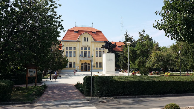 Forum Bistro -étterem,pizza,hamburger, street food, hot-dog - Vendéglátás