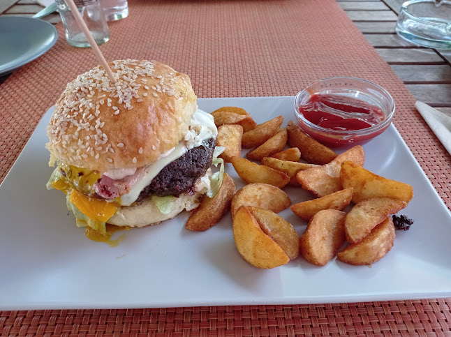 Intro café & Restaurant - Vendéglátás