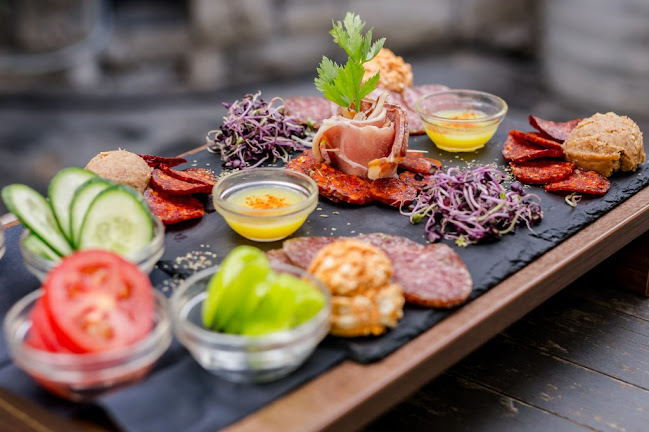 Anonymus Bar&More - Vendéglátás