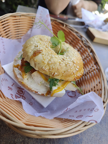 Comentarii opinii despre Coyote Coffee & Deli