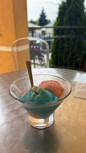 Opinii despre Kapitány Cukrászda în Kiskunlacháza - Vendéglátás