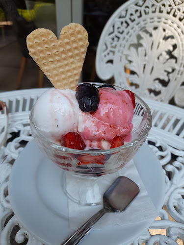 Sárvári Cukrászda - Vendéglátás