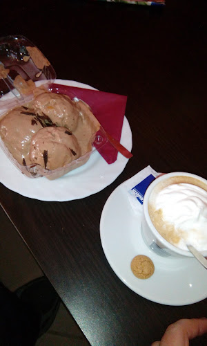 Gombóc Artúr Cukrászda - Baja