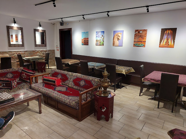 Noon Baghi Cafe & Restaurant