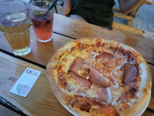 Kalóztanya - Vendéglátás