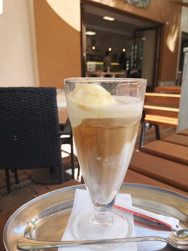 Opinii despre Ildikó Cukrászda în Szarvas - Vendéglátás