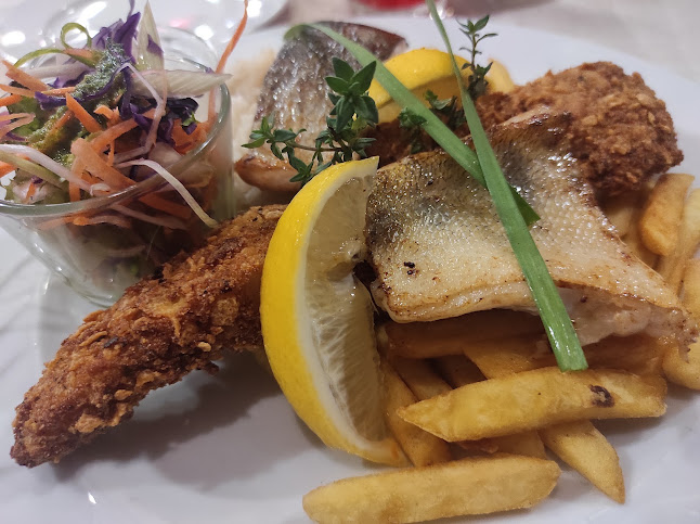 Opinii despre A Vigadó Étterem în Dunaújváros - Vendéglátás