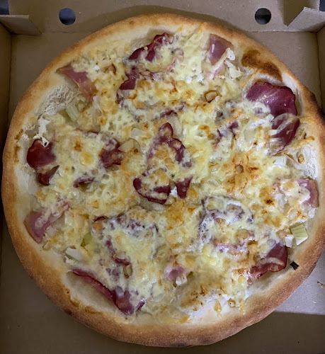 Robinson Pizzéria - Vendéglátás