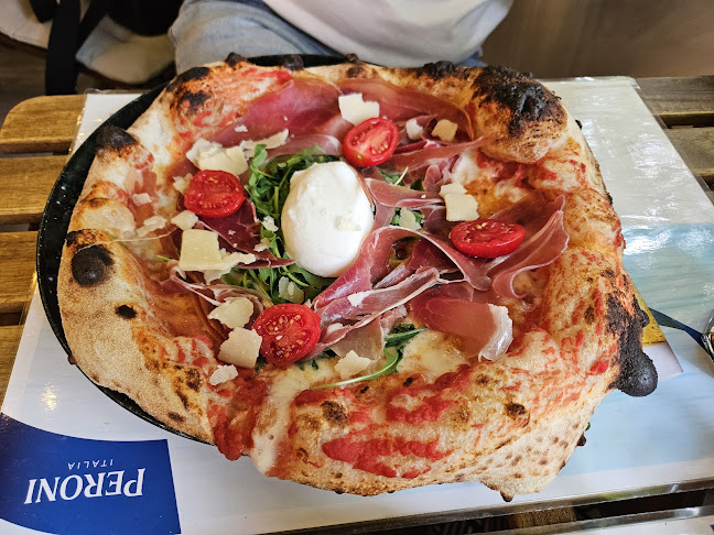 La Piccola Napoli pizzéria - Vendéglátás