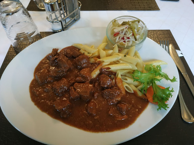 Comentarii opinii despre ÚJ-BUDAVÁR-LAK Vendéglő