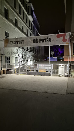 Könyvtár Klub & Treffort Kert