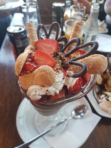 Comentarii opinii despre Horváth Cukrászda