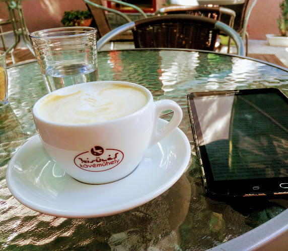 Pécs, Ferencesek utcája 5, 7621