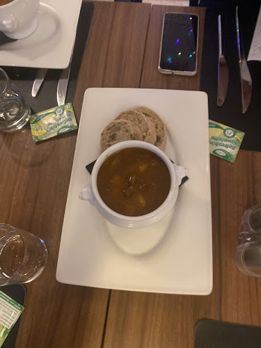 Opinii despre Araz Restaurant în Budapest - Vendéglátás