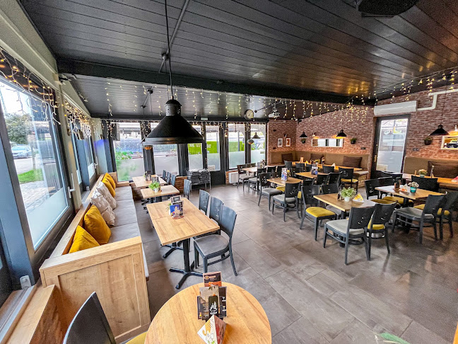 Travel Kávézó és Terasz - Vác