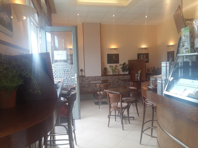 Opinii despre Bern Kávéház în Cegléd - Vendéglátás