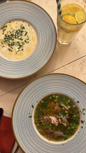 Comentarii opinii despre Vigadó Étterem és Söröző