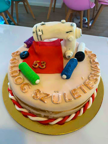 Opinii despre Macaron Kávézó és Cukrászda în Sajószentpéter - Vendéglátás