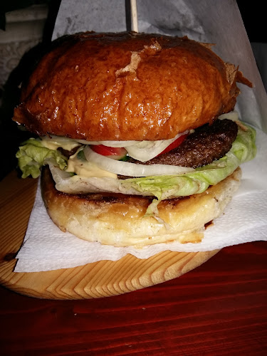 Comentarii opinii despre Vadásztanya Bisztró & Borozó, Apartmanok