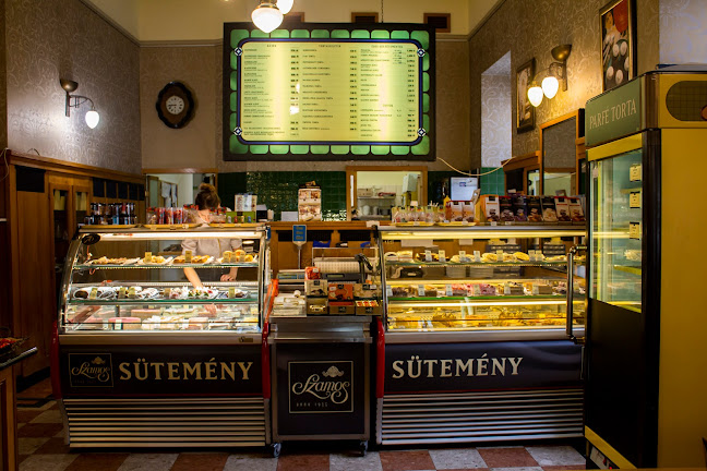 Esztergom, Vörösmarty u. 2, 2500