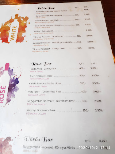 Könyvtár Klub & Treffort Kert