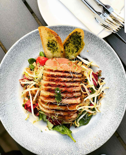 Szentendre Fő tér 15 Bejárat a Jankó János utcában található, 2000