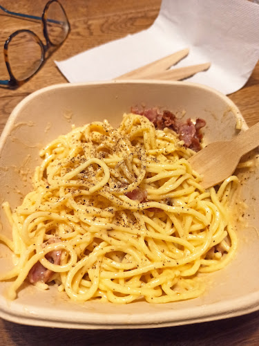 Opinii despre REBEL Burger & More în Budapest - Vendéglátás