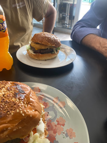 Comentarii opinii despre Dubai Pizzéria & Burger Bár