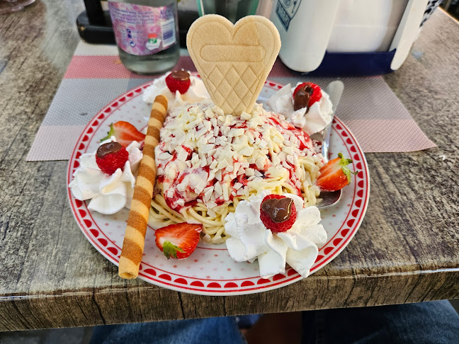 Lila Fagyizó - Vendéglátás