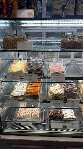 Kemenes Cukrászda és Bisztró Vámház krt. - Budapest