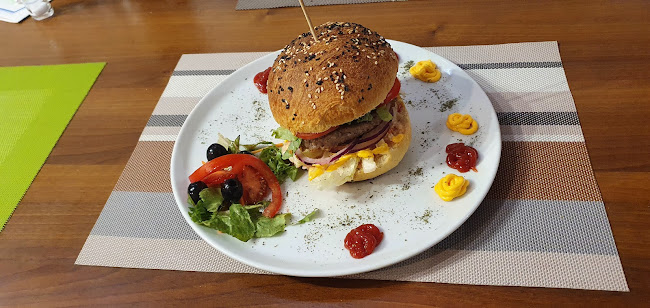 Opinii despre Parázs Grill Bár és Pizzéria în Dunaújváros - Vendéglátás