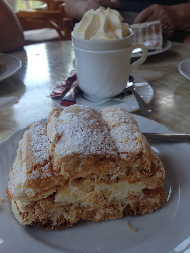 Comentarii opinii despre Heitzmann Cukrászda