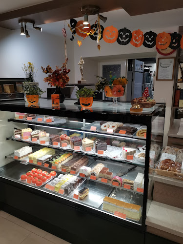 Mány, 2065, Béke tér 5, 2064