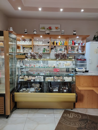 Opinii despre Karamell Cukrászda în Várpalota - Vendéglátás