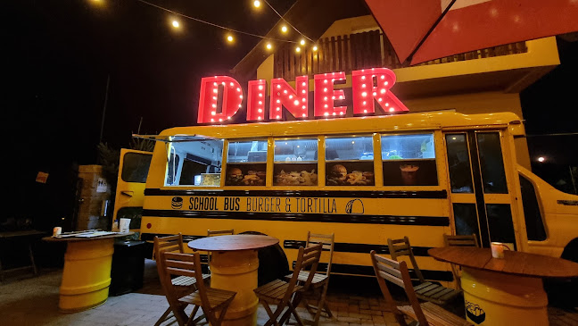 SCHOOL BUS DINER