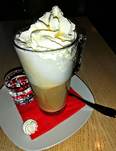 Kis Édes Cukrászda és Kávéház - Vendéglátás