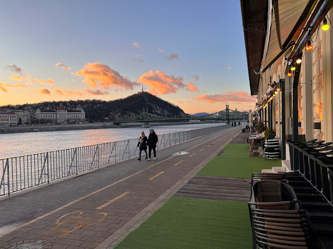 Opinii despre EscoBar & Cafe în Budapest - Vendéglátás