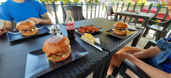 Kék Lóca Falatozó