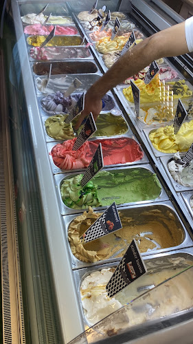 Comentarii opinii despre Milano 2