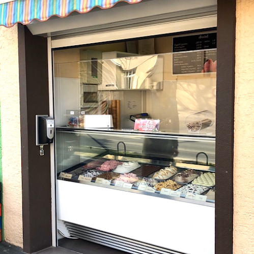 Opinii despre Csinger Fagyizó - Dunakeszi în Dunakeszi - Vendéglátás