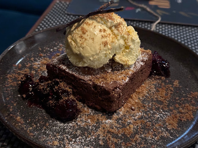 Nuts Grill&Wine - Vendéglátás