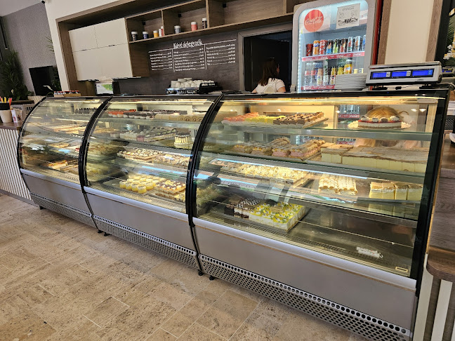 Opinii despre Bim-Bam Cukrászda în Kiskőrös - Vendéglátás