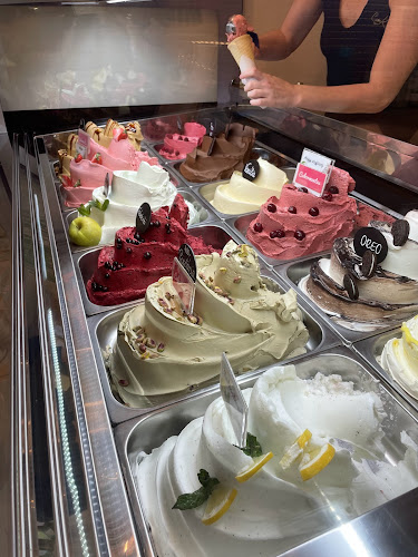 Dunaújváros, Szórád Márton út 22, 2400