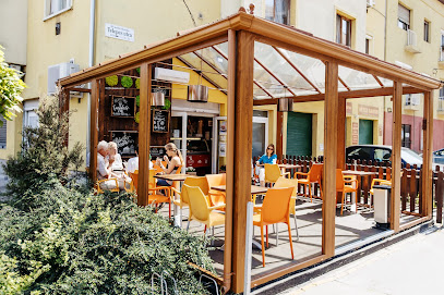 Pelikán Fagyizó És Sütiző