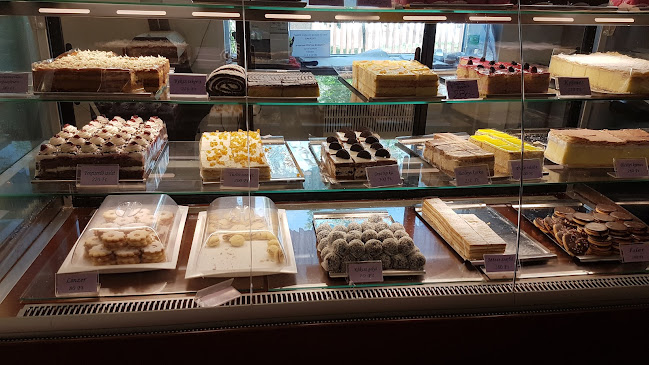 Comentarii opinii despre PILLE Pékség, Fagyizó és Cukrászat