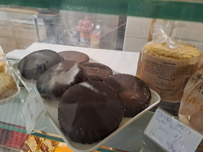 Sarokház Fagylaltozó és Cukrászda - Vendéglátás