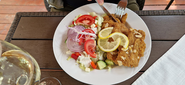 Hullámtér Vendéglő - Vendéglátás