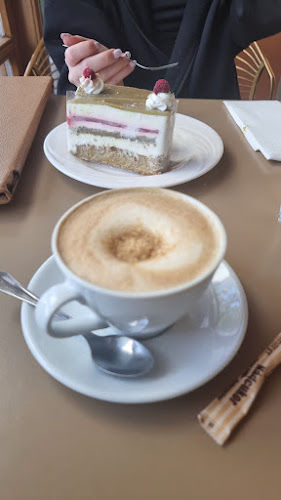 Cziniel Cukrászda és Találkozóhely - Budapest