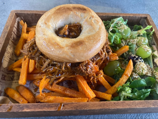 Opinii despre Borbarátok Étterem és Vendégház în Badacsonytomaj - Vendéglátás