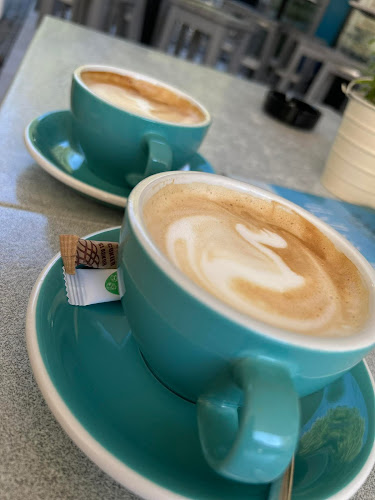 Larus Café Bar - Vendéglátás